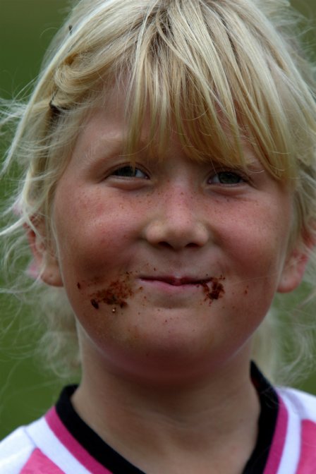 Sara cupcake-faced too