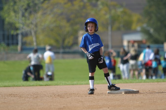 Angel runner on second base
