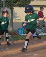 Annie comes in on Lindsay's homer