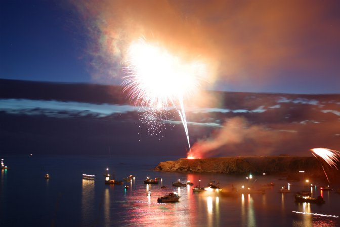 Main fireworks show, V