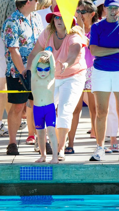 Timothy at the 25m freestyle start